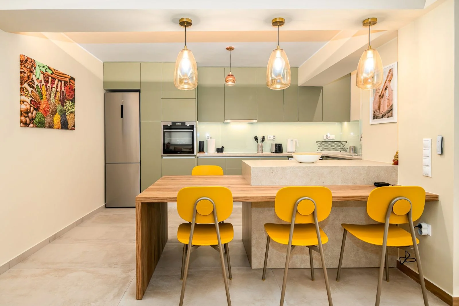 Open-plan kitchen and dining, Palaio Faliro apartment