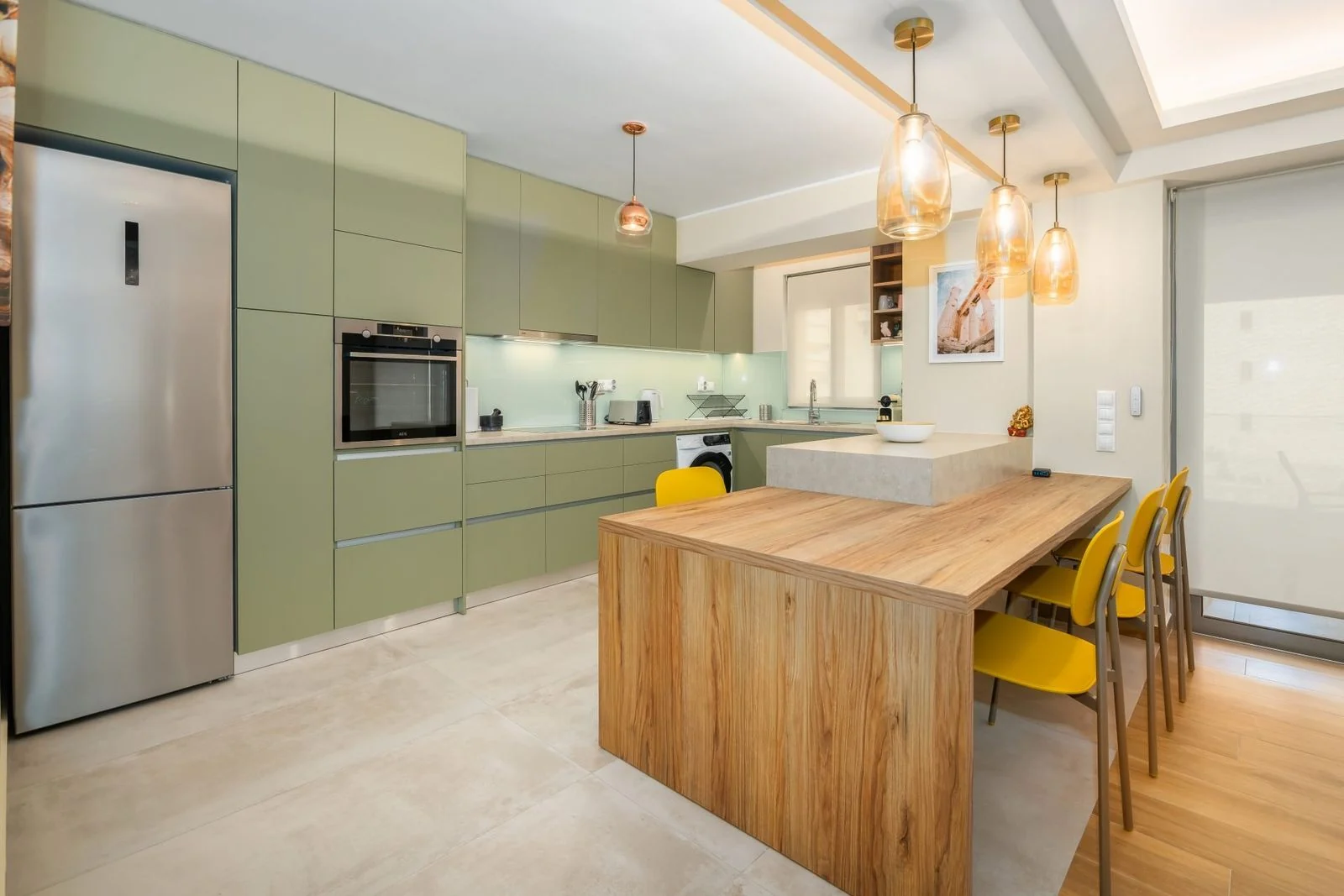Kitchen with island, Palaio Faliro apartment